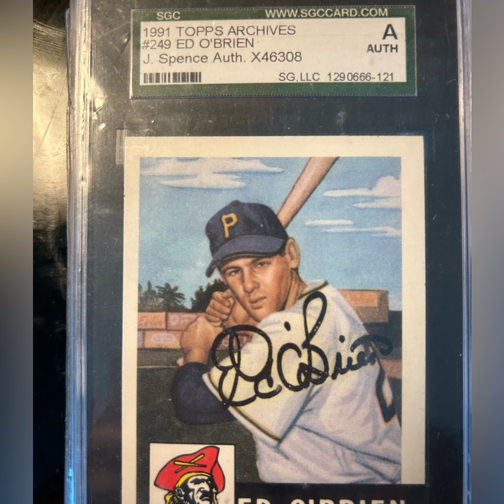 Topps Archives Baseball Card with Black and Yellow Highlights